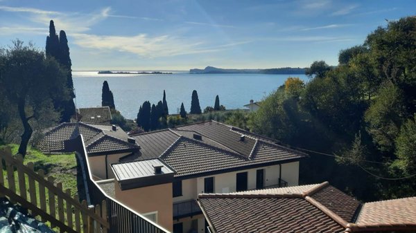 appartamento in vendita a Gardone Riviera in zona Fasano