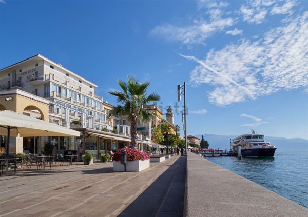 appartamento in vendita a Gardone Riviera