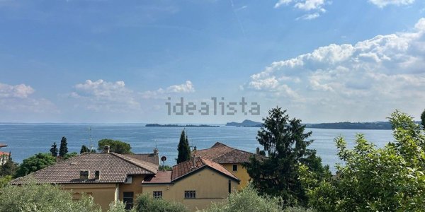 casa indipendente in vendita a Gardone Riviera in zona Fasano