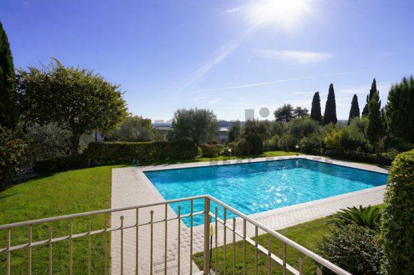 appartamento in vendita a Gardone Riviera in zona Morgnaga