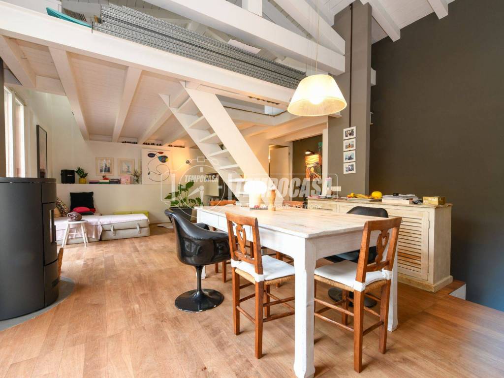 appartamento in vendita a Gardone Riviera in zona Fasano