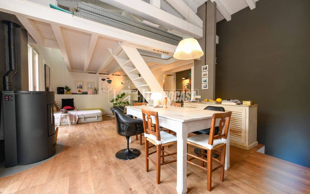 appartamento in vendita a Gardone Riviera in zona Fasano