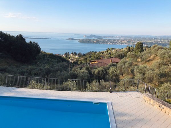 appartamento in vendita a Gardone Riviera in zona Tresnico