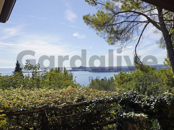 casa indipendente in vendita a Gardone Riviera