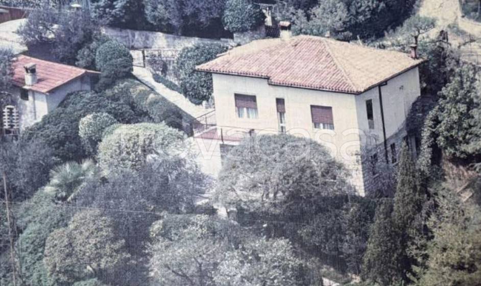 casa indipendente in vendita a Gardone Riviera