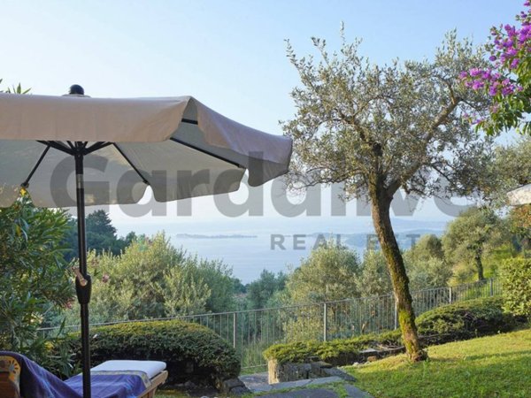 appartamento in vendita a Gardone Riviera in zona Tresnico
