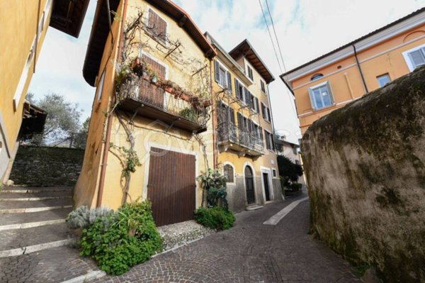 casa indipendente in vendita a Gardone Riviera