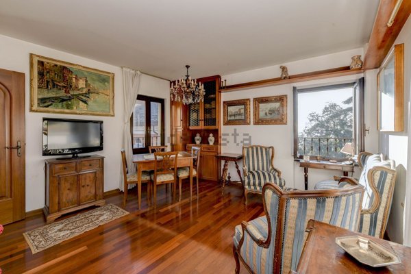 casa indipendente in vendita a Gardone Riviera in zona Morgnaga