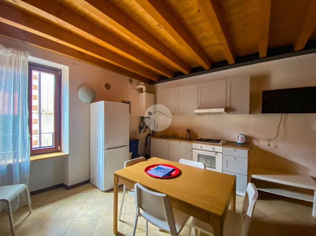 appartamento in vendita a Gardone Riviera in zona Fasano