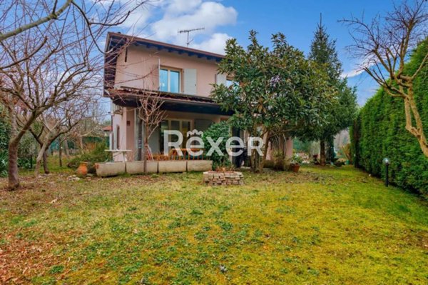 casa indipendente in vendita a Gardone Riviera in zona San Michele