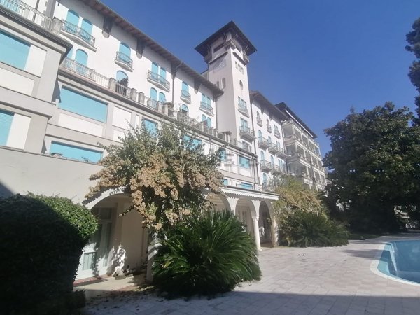 appartamento in vendita a Gardone Riviera