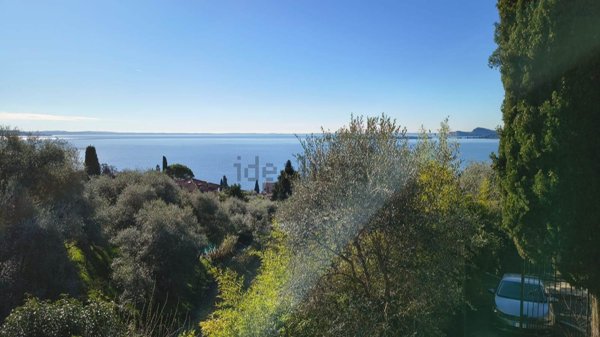 casa indipendente in vendita a Gardone Riviera in zona Fasano