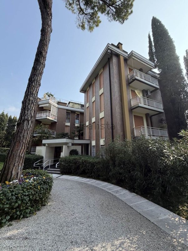 appartamento in vendita a Gardone Riviera