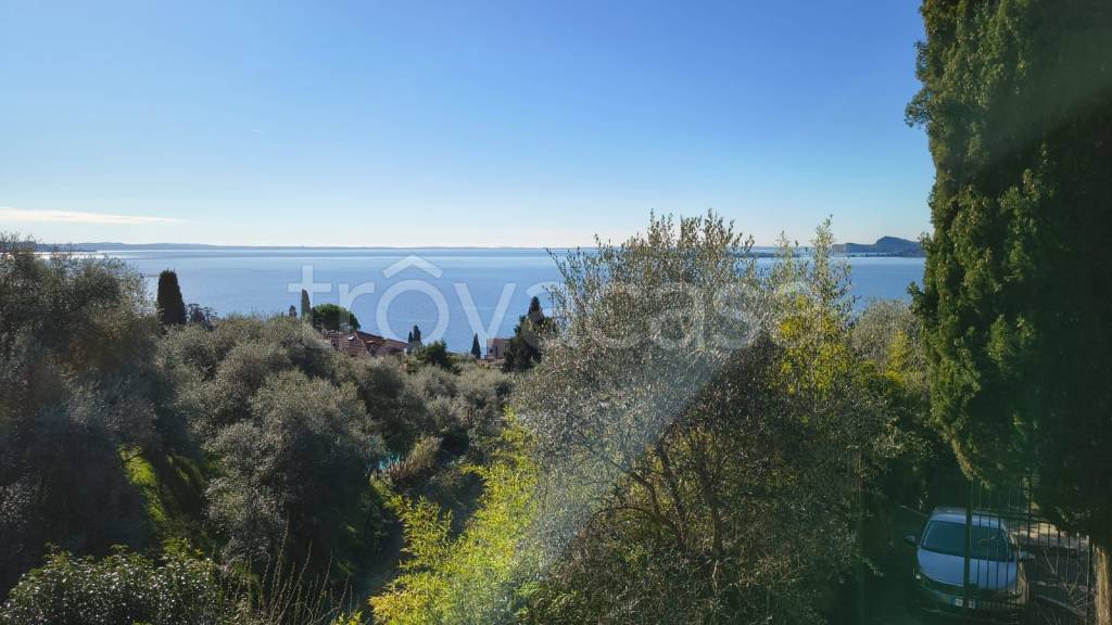 casa indipendente in vendita a Gardone Riviera in zona Fasano
