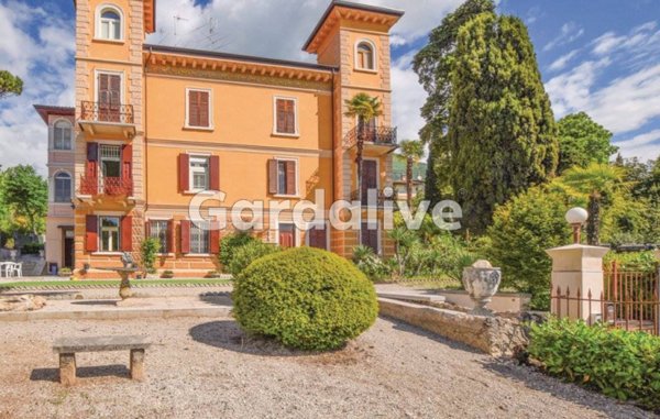 casa indipendente in vendita a Gardone Riviera