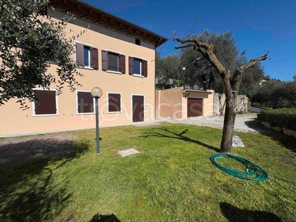 appartamento in vendita a Gardone Riviera in zona Fasano