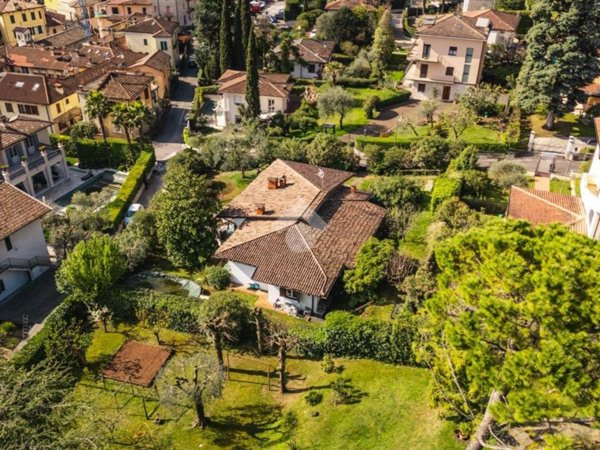 casa indipendente in vendita a Gardone Riviera