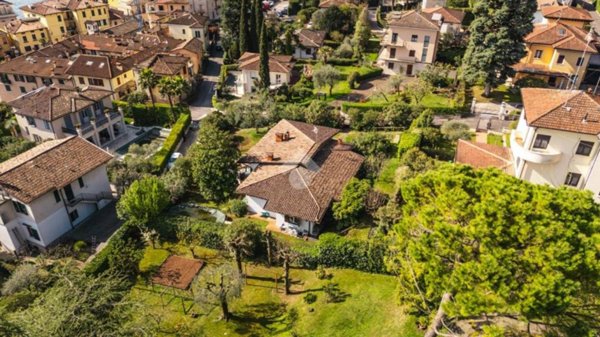 casa indipendente in vendita a Gardone Riviera