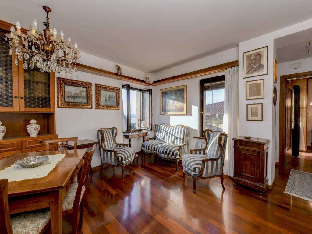 casa indipendente in vendita a Gardone Riviera