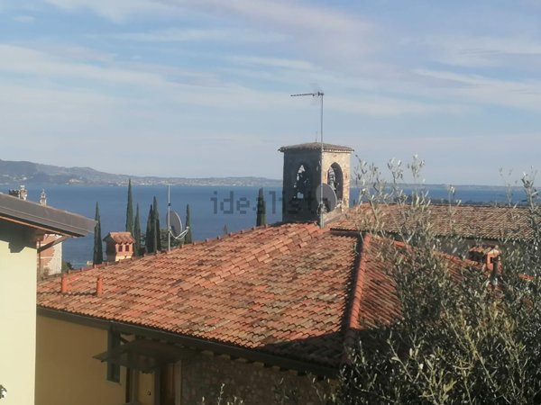 casa indipendente in vendita a Gardone Riviera in zona Morgnaga