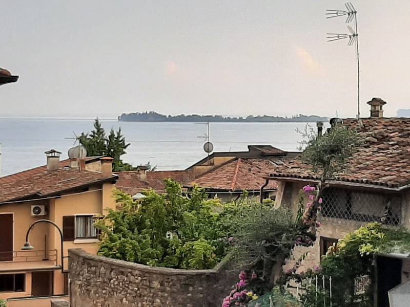 appartamento in vendita a Gardone Riviera in zona Fasano