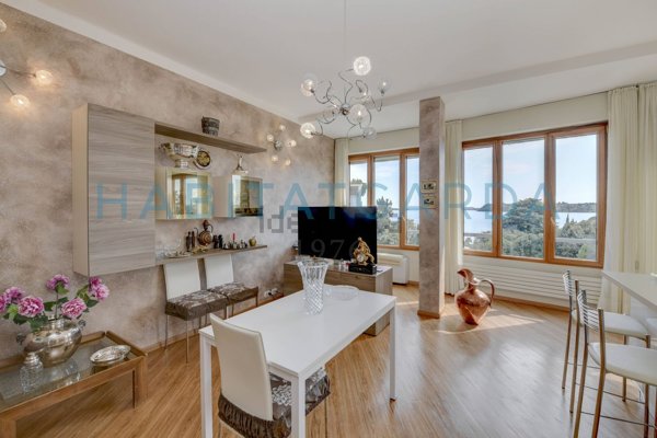 appartamento in vendita a Gardone Riviera in zona Morgnaga
