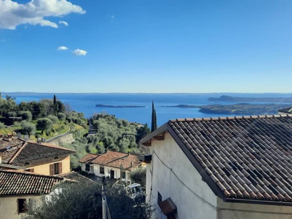 appartamento in vendita a Gardone Riviera in zona Tresnico