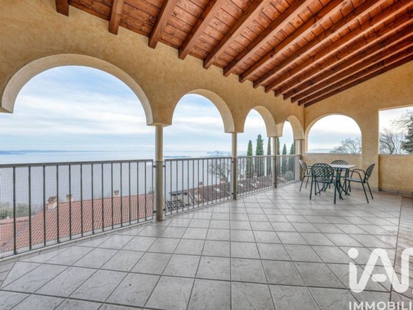 appartamento in vendita a Gardone Riviera in zona Fasano