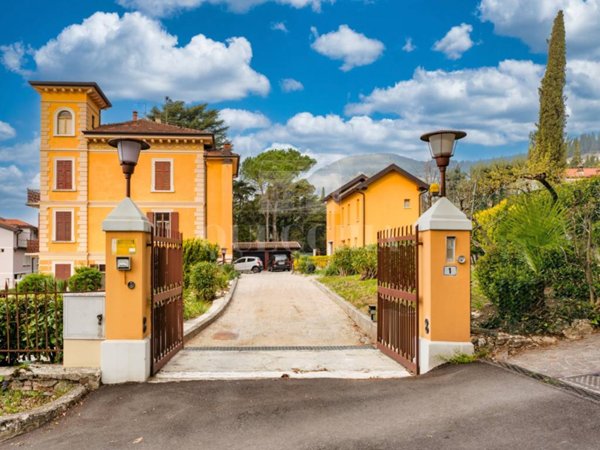 casa indipendente in vendita a Gardone Riviera