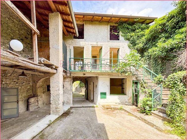 casa indipendente in vendita a Gardone Riviera