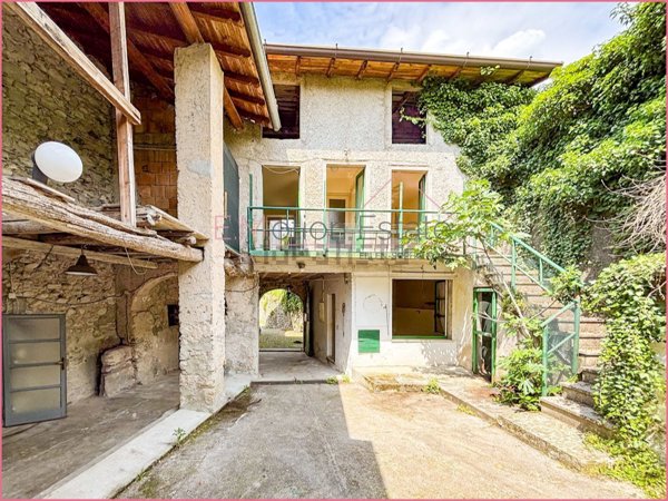 casa indipendente in vendita a Gardone Riviera