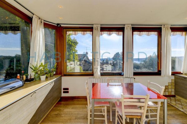 appartamento in vendita a Gardone Riviera in zona Morgnaga