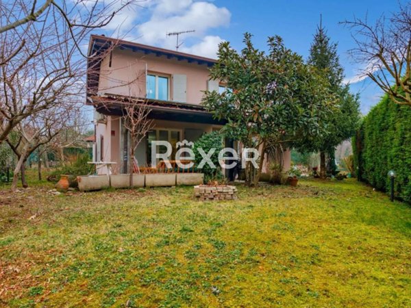 casa indipendente in vendita a Gardone Riviera in zona San Michele