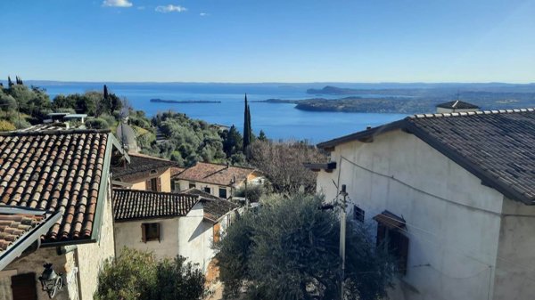 appartamento in vendita a Gardone Riviera in zona Tresnico