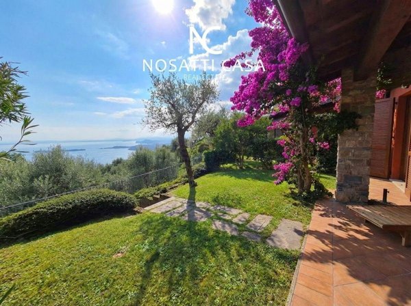 appartamento in vendita a Gardone Riviera in zona Tresnico