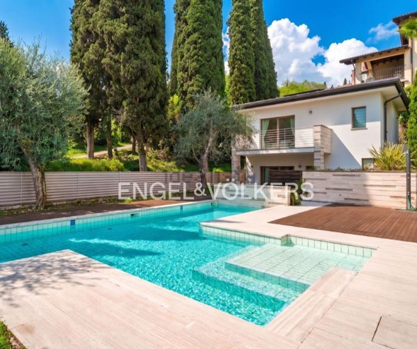 casa indipendente in vendita a Gardone Riviera