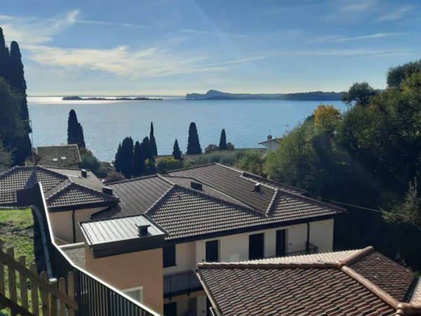 appartamento in vendita a Gardone Riviera in zona Fasano