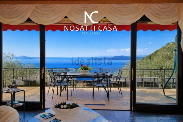 casa indipendente in vendita a Gardone Riviera in zona Fasano
