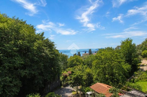 appartamento in vendita a Gardone Riviera in zona Tresnico