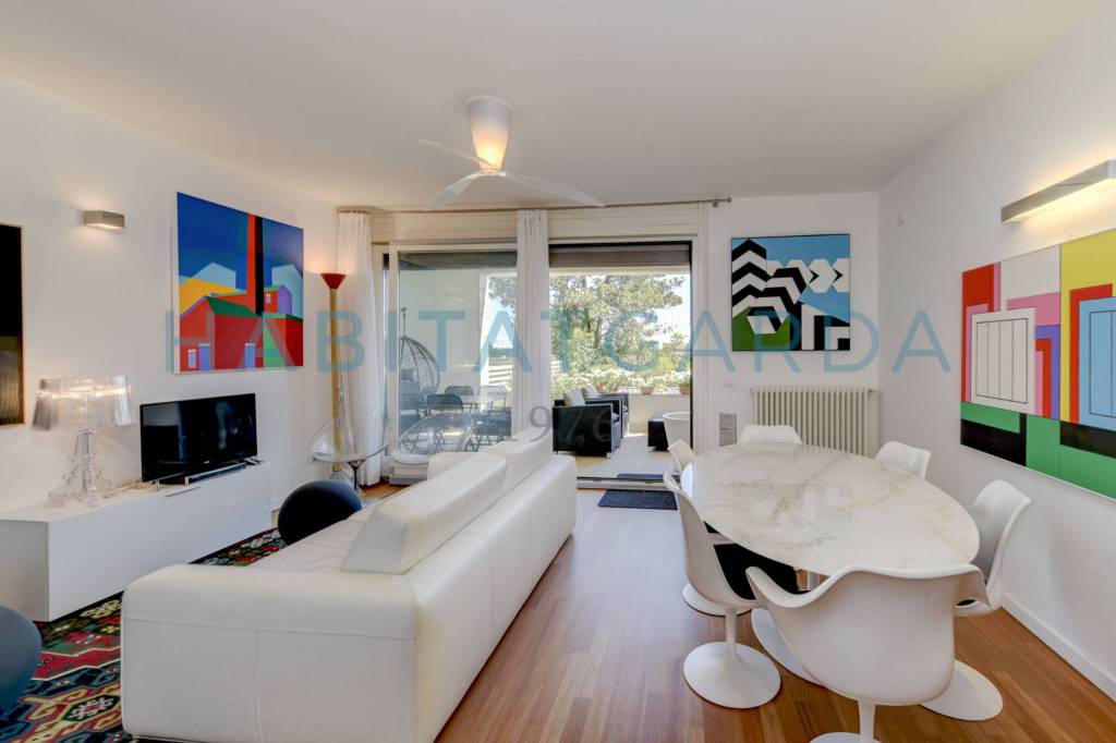 appartamento in vendita a Gardone Riviera in zona Morgnaga
