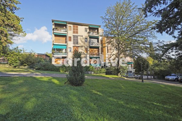 appartamento in vendita a Gardone Riviera in zona Morgnaga