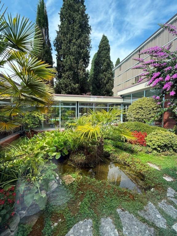 appartamento in vendita a Gardone Riviera in zona Morgnaga