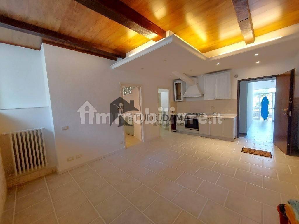 appartamento in vendita a Gardone Riviera in zona Morgnaga