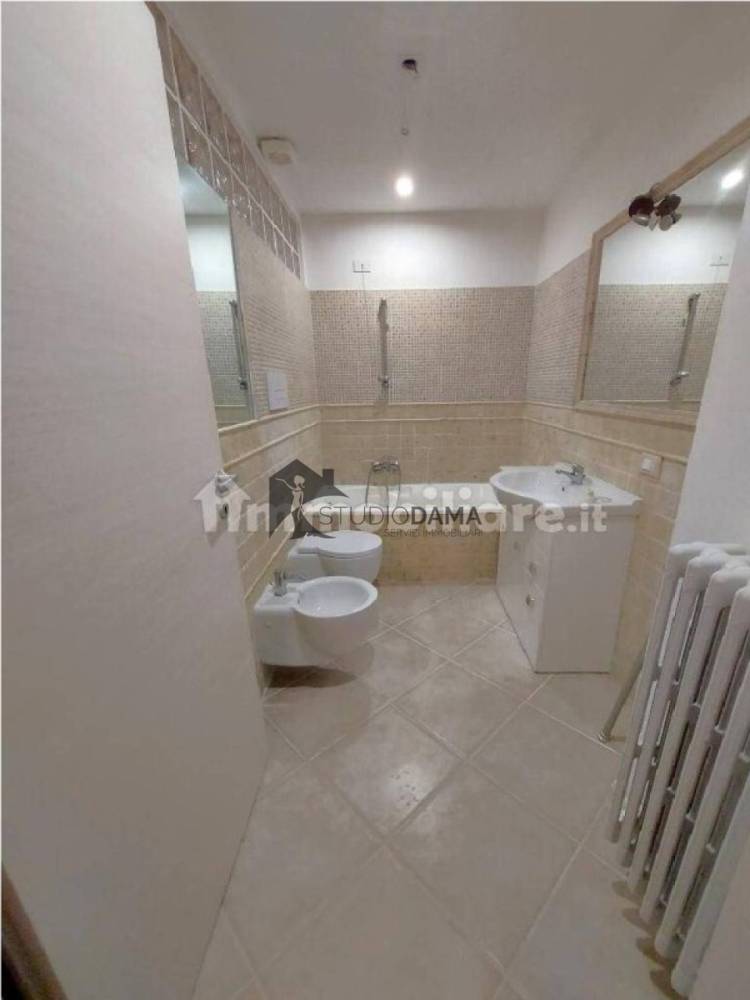 appartamento in vendita a Gardone Riviera in zona Morgnaga