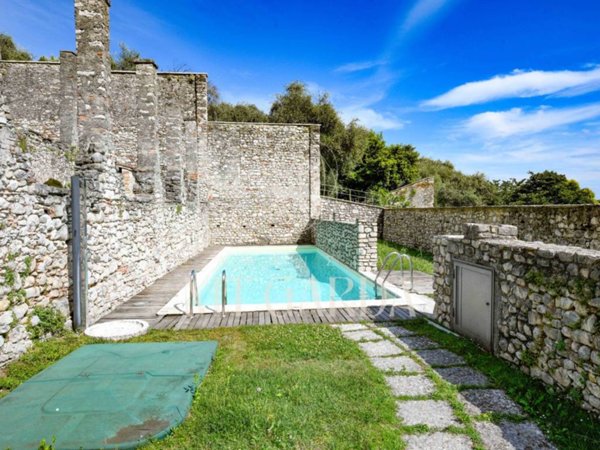 appartamento in vendita a Gardone Riviera in zona Fasano