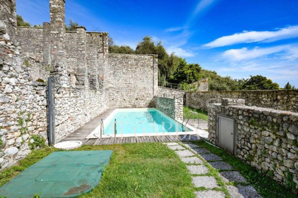appartamento in vendita a Gardone Riviera in zona Fasano