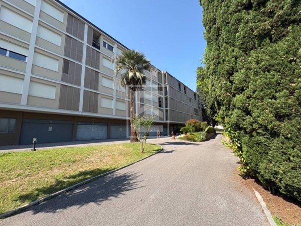appartamento in vendita a Gardone Riviera in zona Morgnaga
