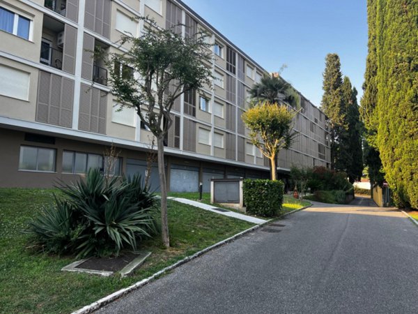 appartamento in vendita a Gardone Riviera in zona Morgnaga