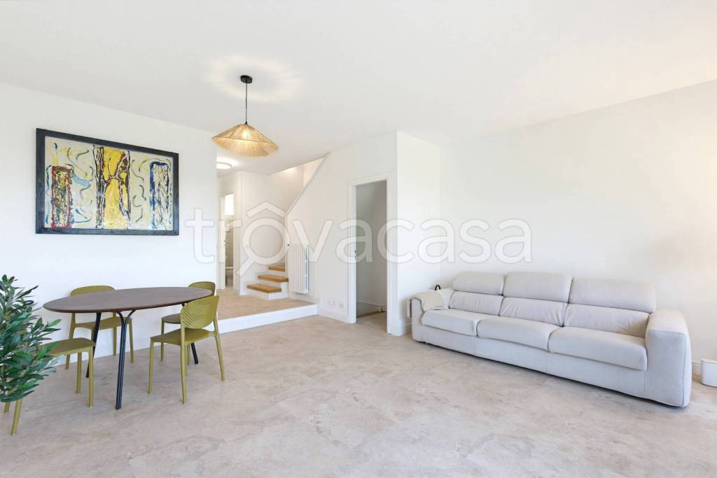 casa indipendente in vendita a Gardone Riviera in zona Morgnaga