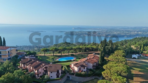 appartamento in vendita a Gardone Riviera in zona San Michele